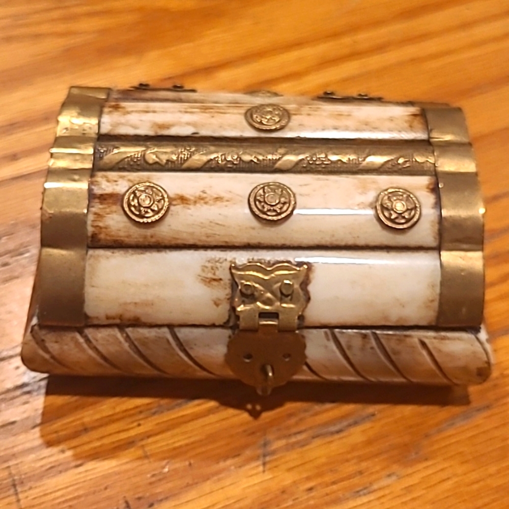 Vintage Camel Bone Brass Decorated Jewelry Trinket Box Velvet Lined Interior